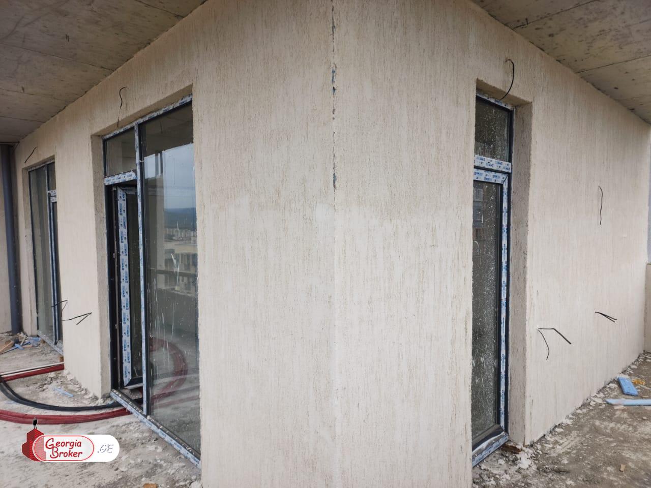 продается квартира с новым ремонтом 3-комнаты